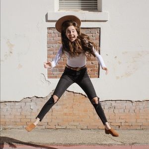 Meet your Posher, Abby